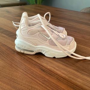 Size 5 Nike light pink max airs worn once